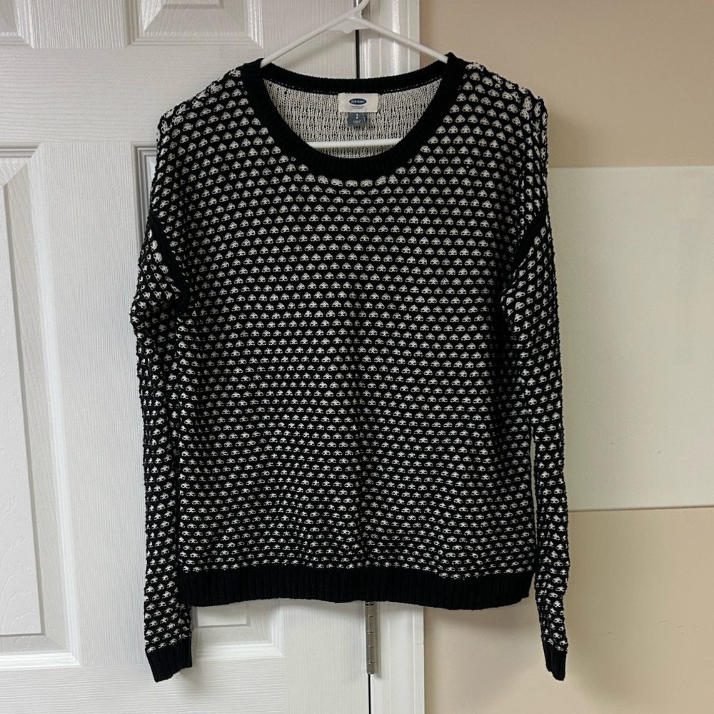 Old Navy Long Sleeve Pullover Sweater